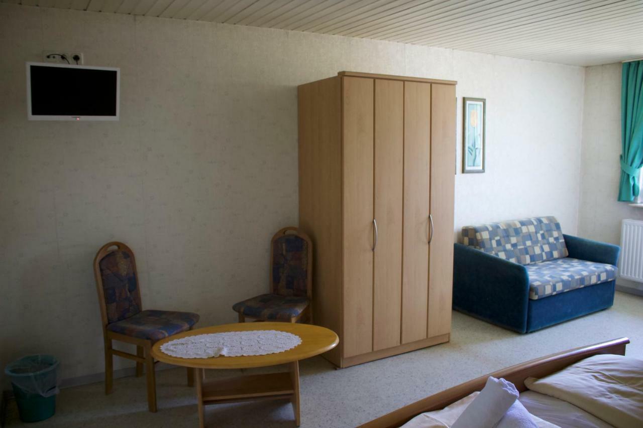 Pension Goldene Mitte Groß-Zimmern Dış mekan fotoğraf